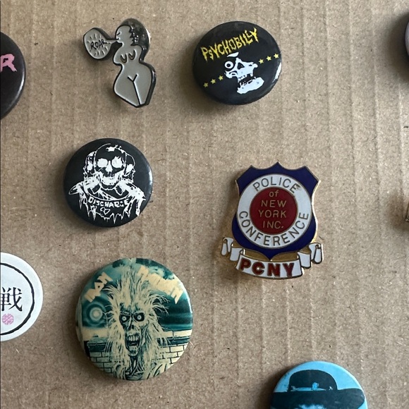 Assorted Graphic bundle  Pins Collection - Picture 6 of 13